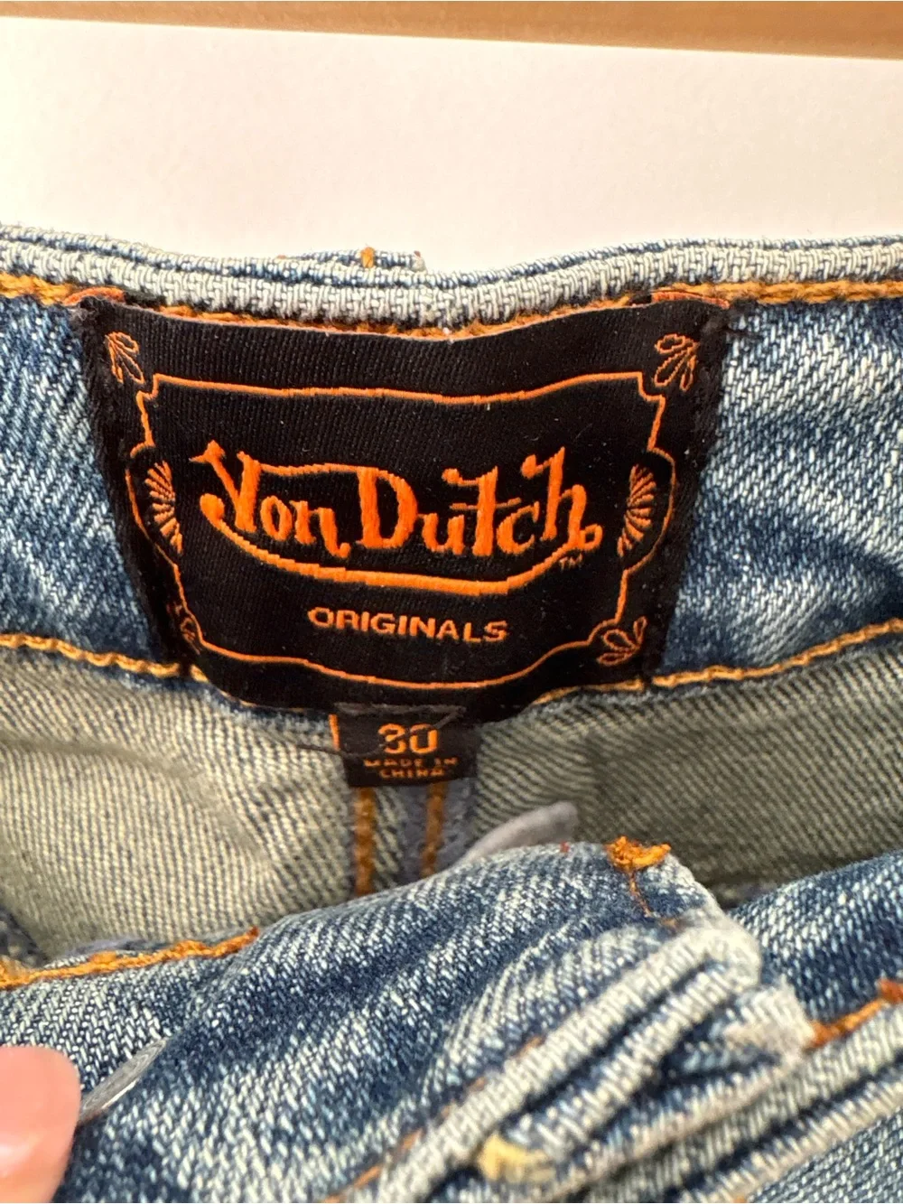 Von Dutch striking light